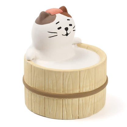 Aroma Ceramic Stone Diffuser [Japan Import] Aromatherapy Essential Oil Diffuser, Non Electric, Passive, Unique, Cute, Animal, Design for Women, Men, and Gifts (Bathing Capybara)