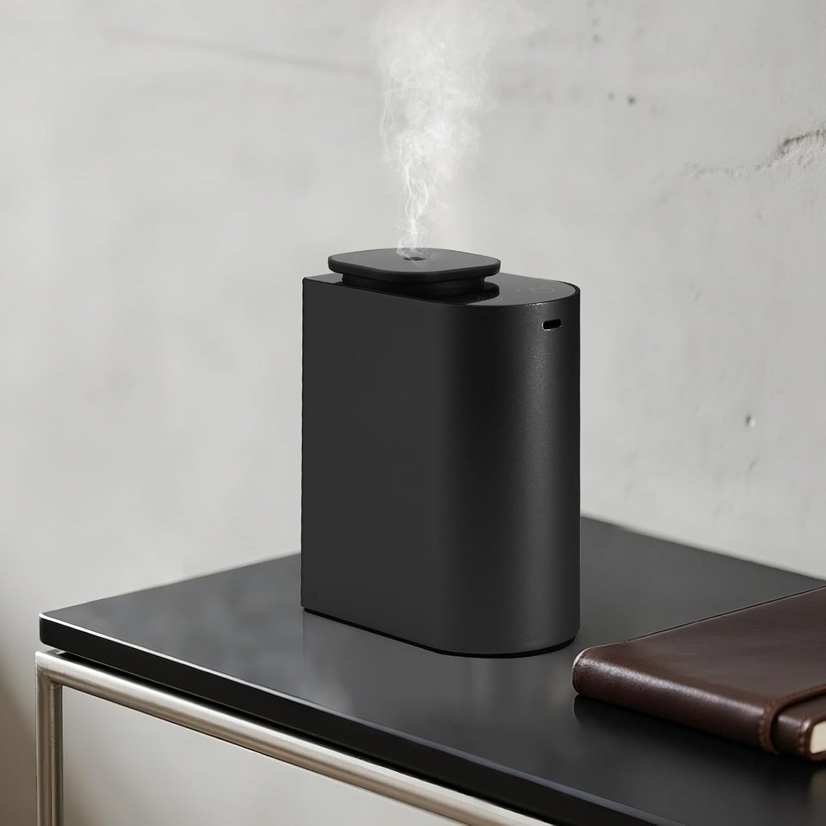 Waterless Essential Oil Diffuser，4000 mAh Large Battery, max 120ml Capacity, Suitable for Hotels, Large Rooms, Offices, bedrooms，Aluminum Alloy Desktop Scent Diffuser (Black)
