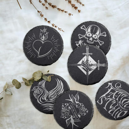 4 PCS Round Slate Drink Coasters Set, SIJDIEE 4 Inch Laser Engraving Black Slate Stone Coasters with Anti-Scratch Bottom and Coaster Holder for Office Bar Kitchen Home Dinner Table Decor Supplies